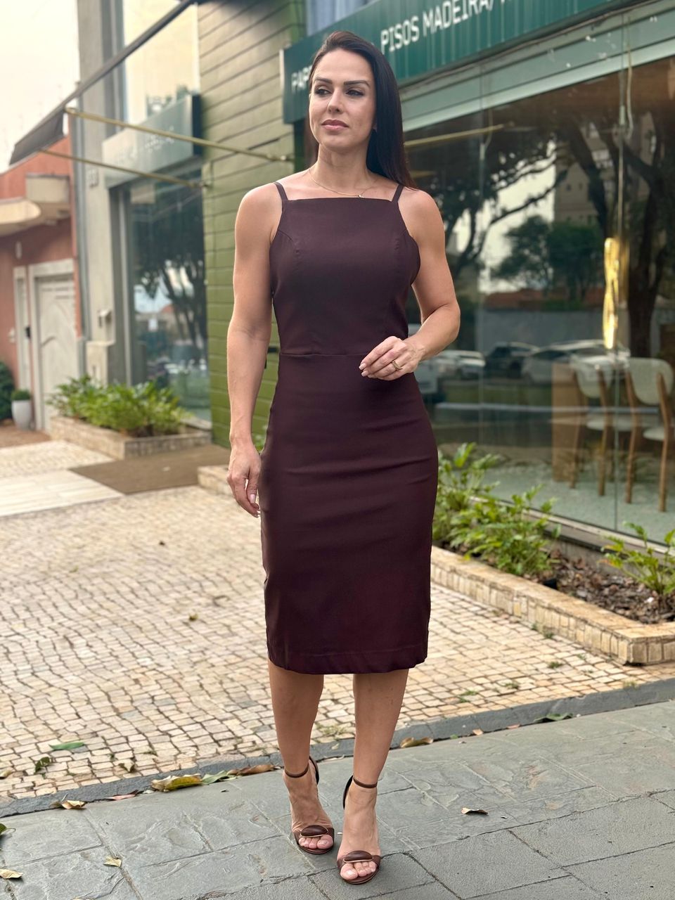 Vestido Midi Costas Abertas Diamond Coffee