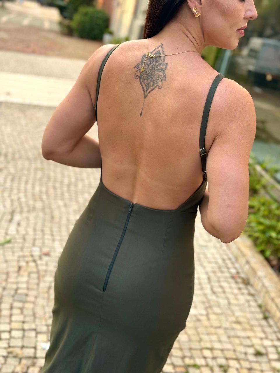 Vestido Midi Costas Abertas Diamond Verde Oliva
