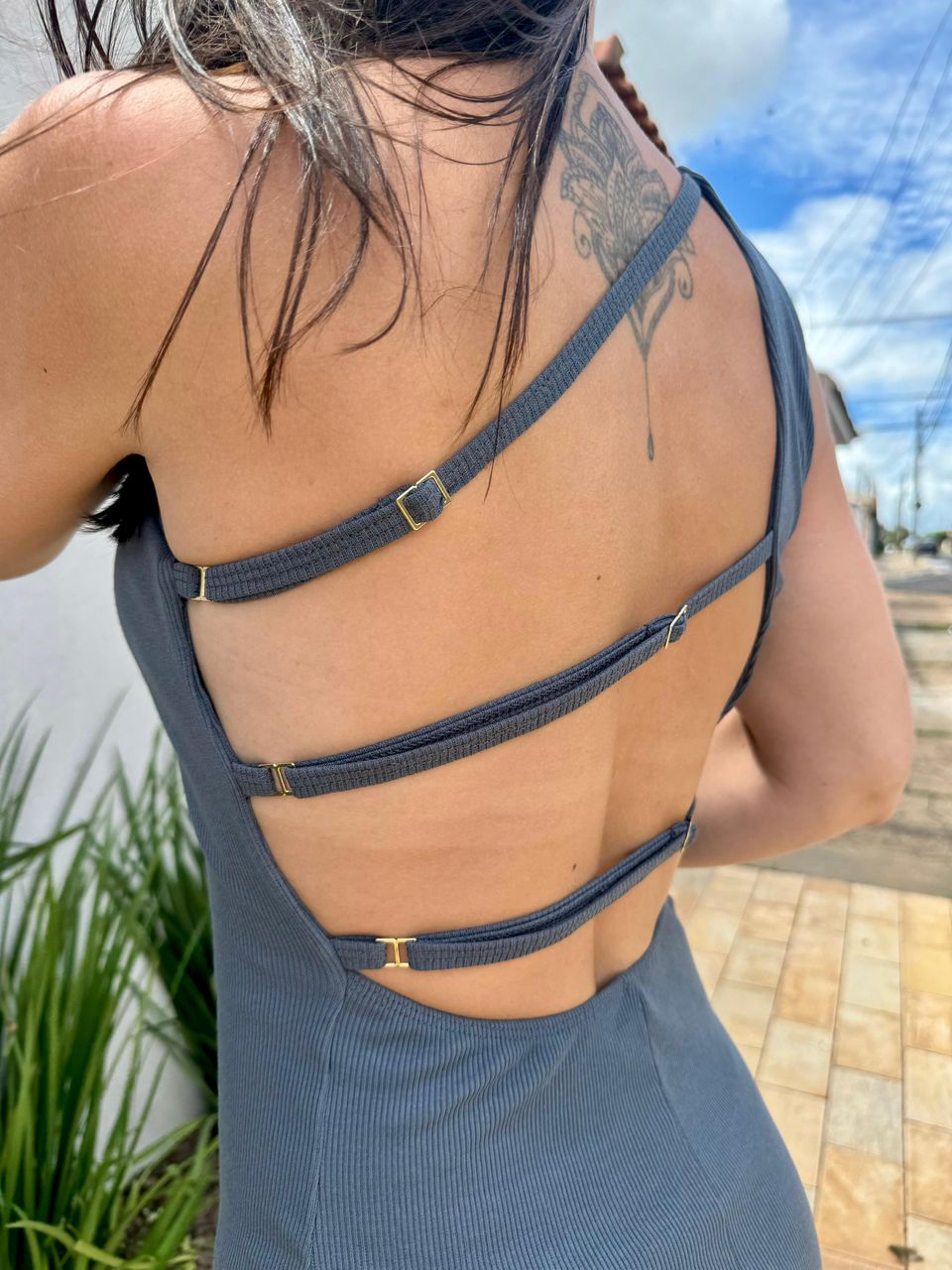 Vestido Curto Canelado Nula Manga Lorena Cinza