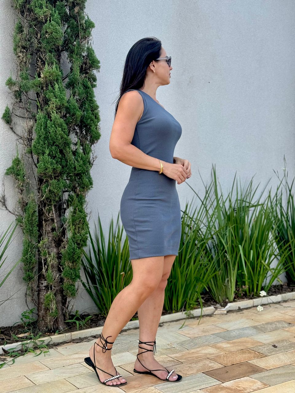 Vestido Curto Canelado Nula Manga Lorena Cinza