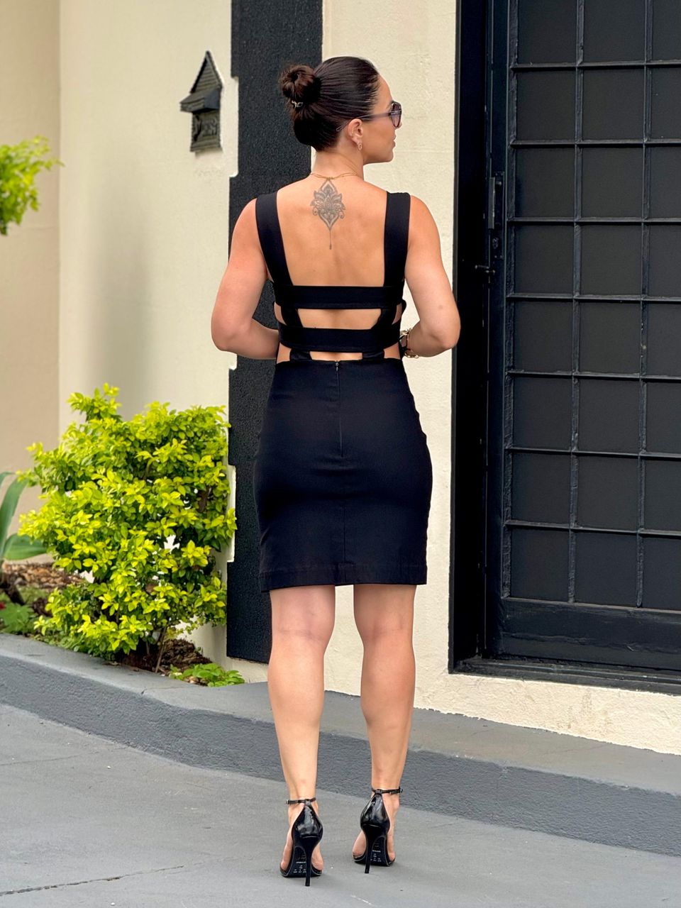 Vestido Curto Luciana Preto - Arpaia