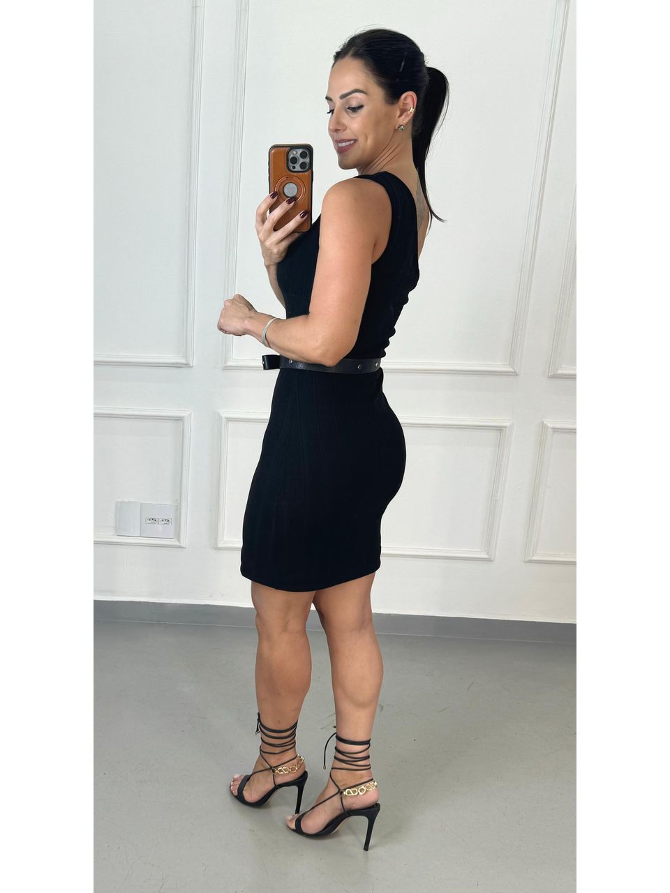 Vestido Tubinho Curto Nula Manga Penélope Preto 