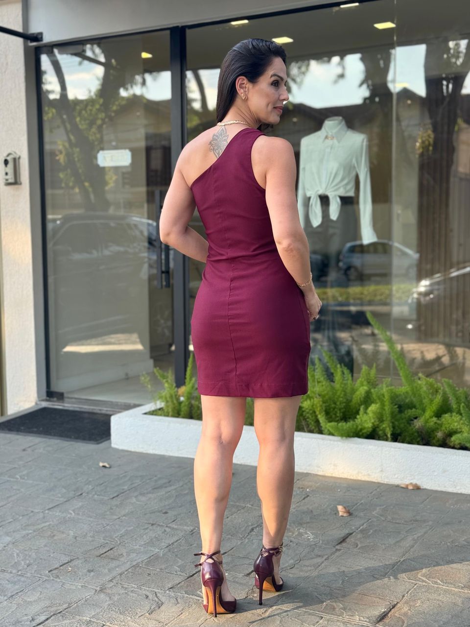 Vestido Curto Nula Manga Romana Merlot
