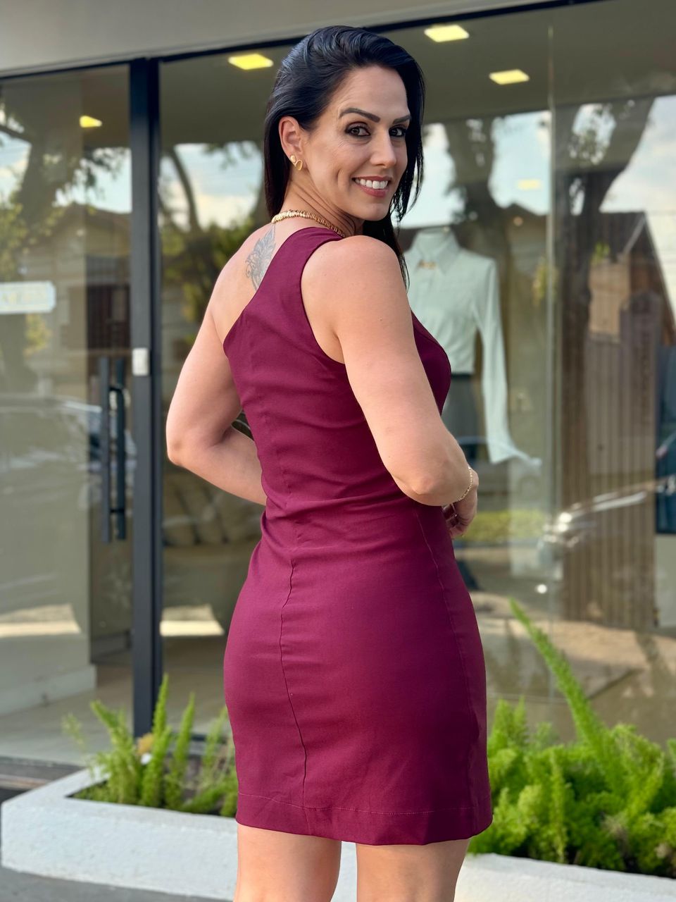 Vestido Curto Nula Manga Romana Merlot