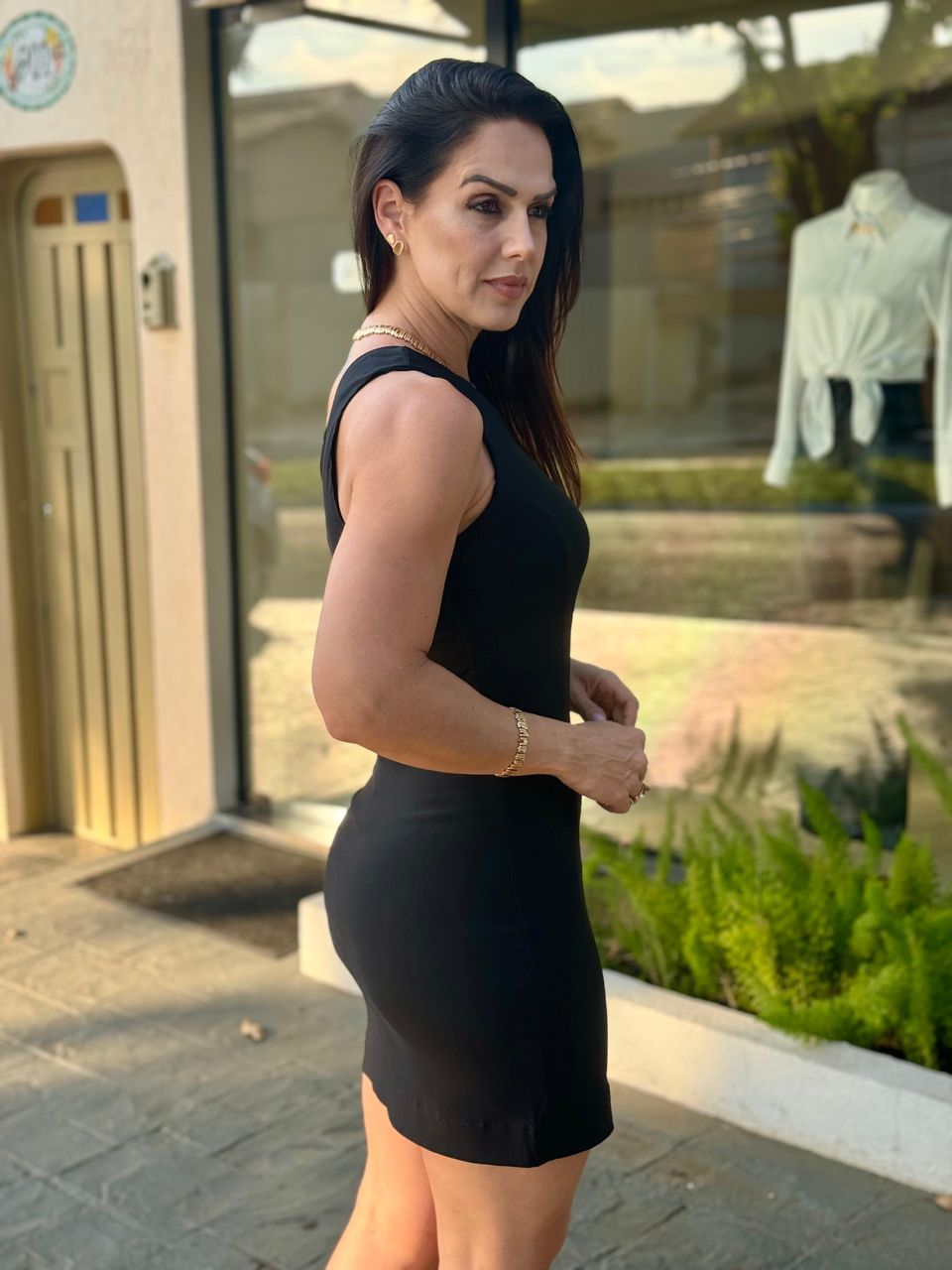 Vestido Curto Nula Manga Romana Preto