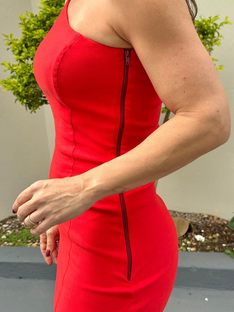 Vestido Curto Nula Manga Romana Vermelho