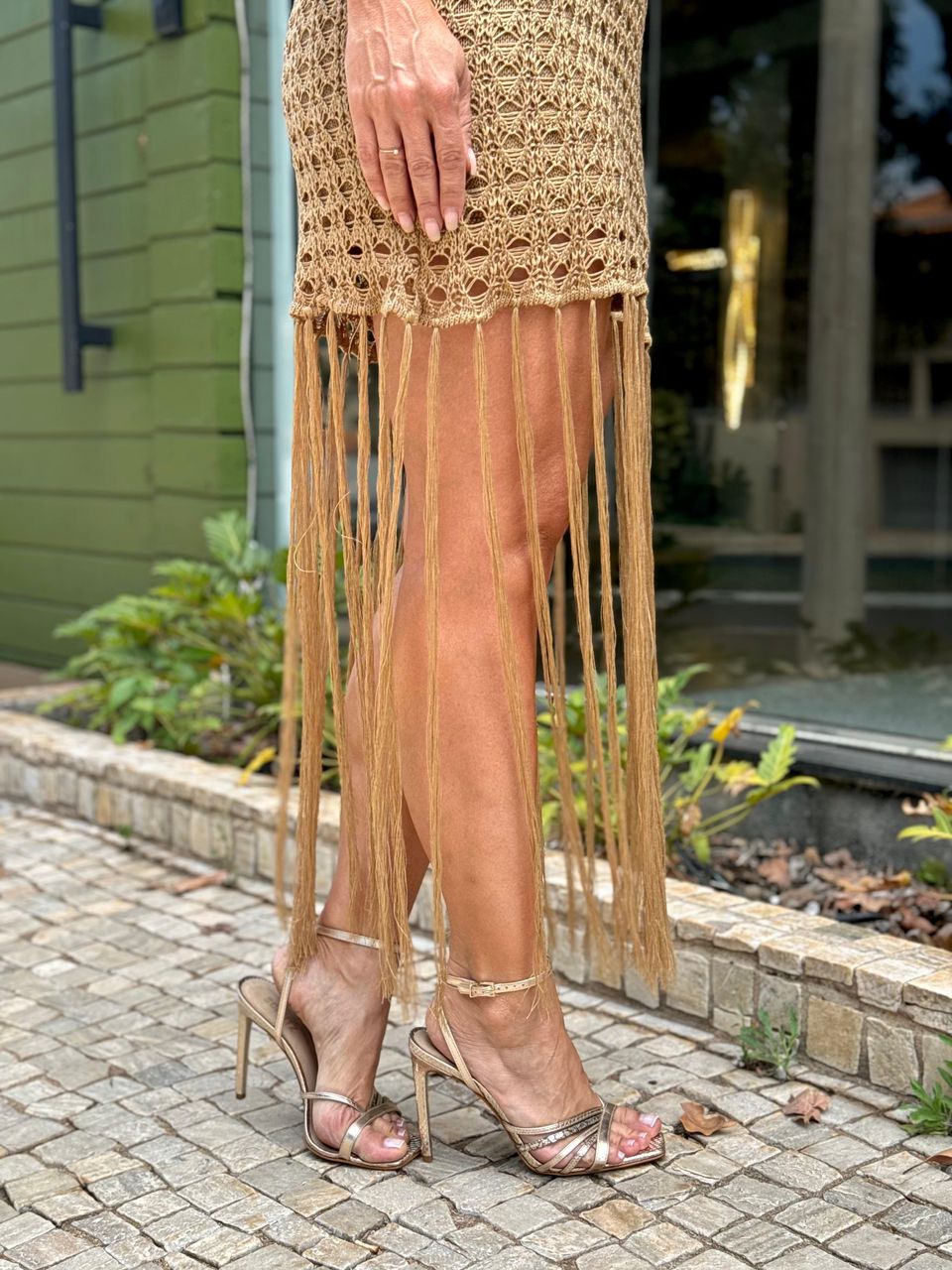 Vestido Tricô Curto Franjas Bronze