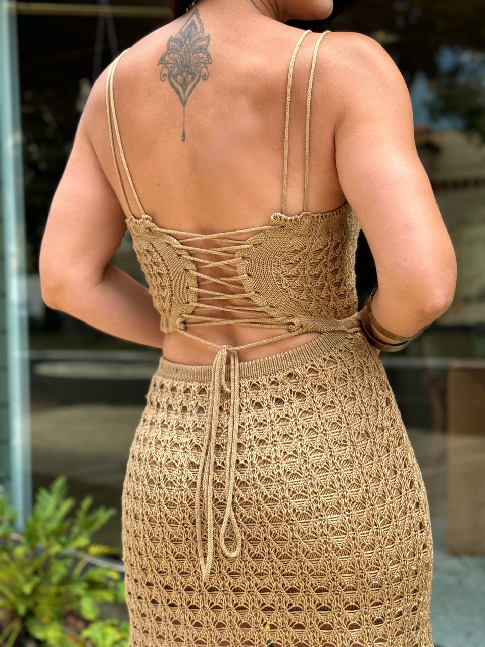 Vestido Tricô Curto Franjas Bronze