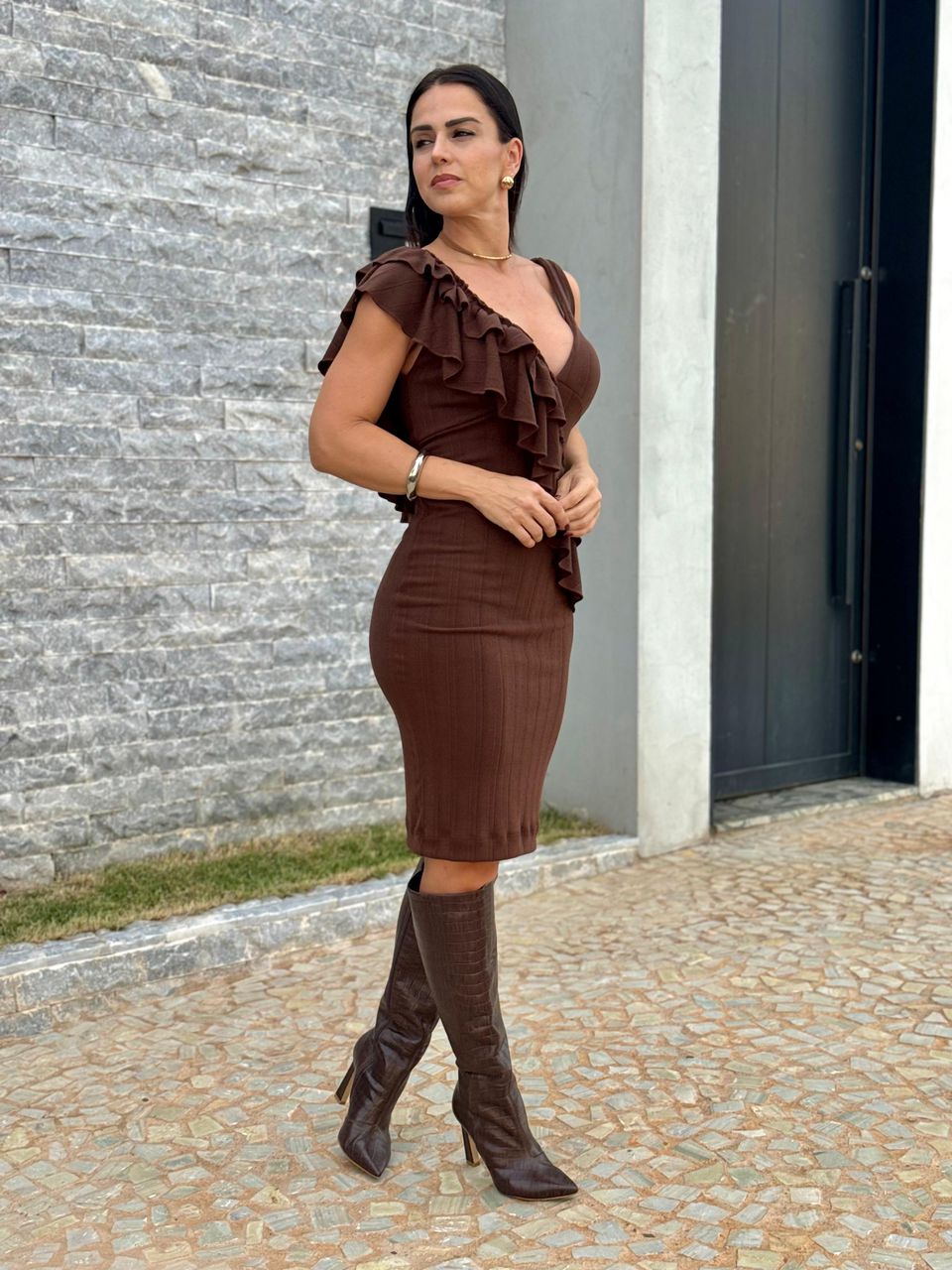 Vestido Tubinho Babados Verônica Chocolate