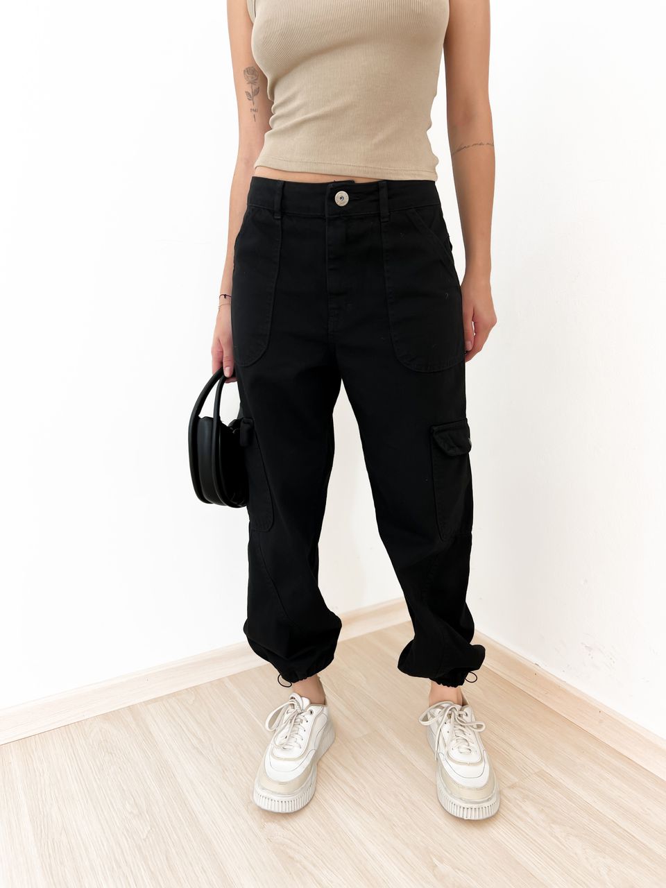 CALÇA CARGO BEATRIZ Preta - 0042360033 - CAROLLA FERRARO