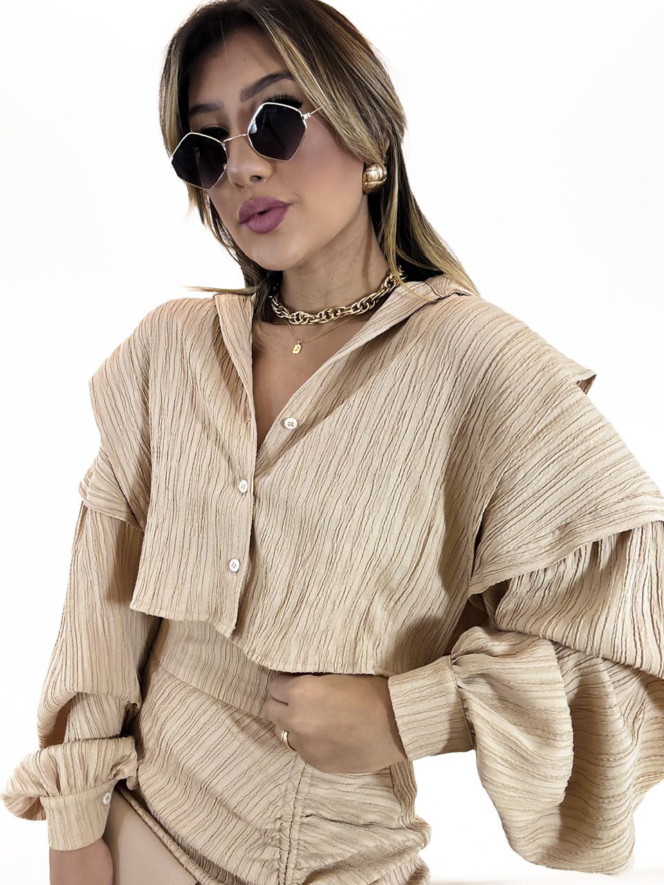camisa cropped cf over Nude