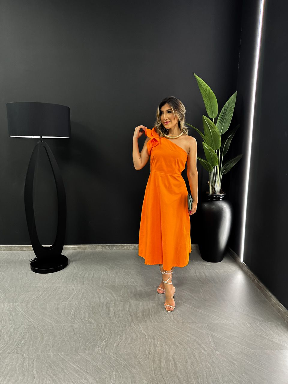 VESTIDO ATENA NULA MANGA LARANJA