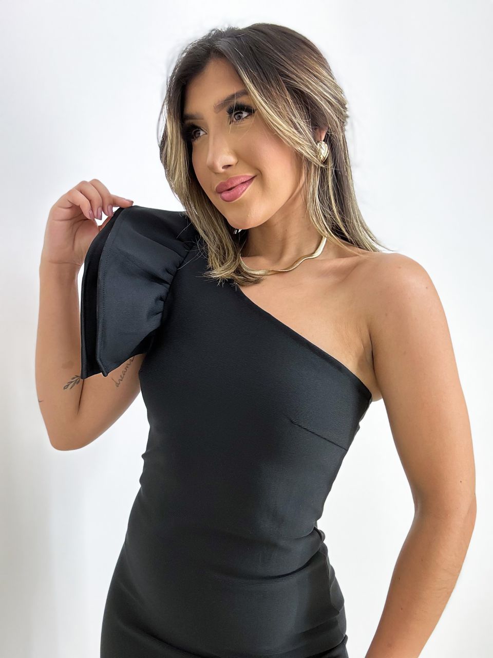 VESTIDO AISHA NULA MANGA PRETO