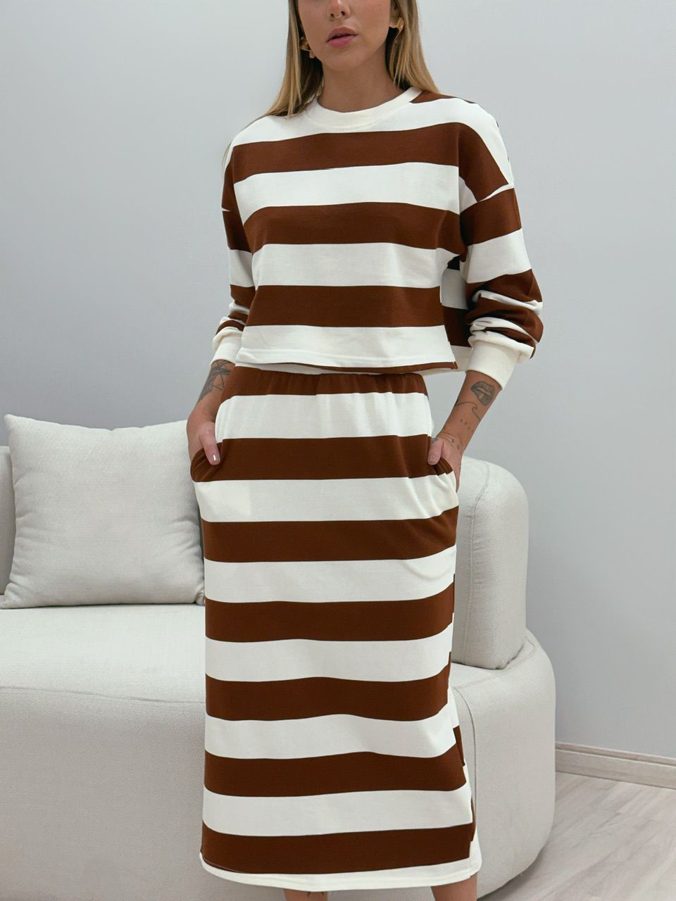 BLUSA MOLETINHO LISTRADA MARROM