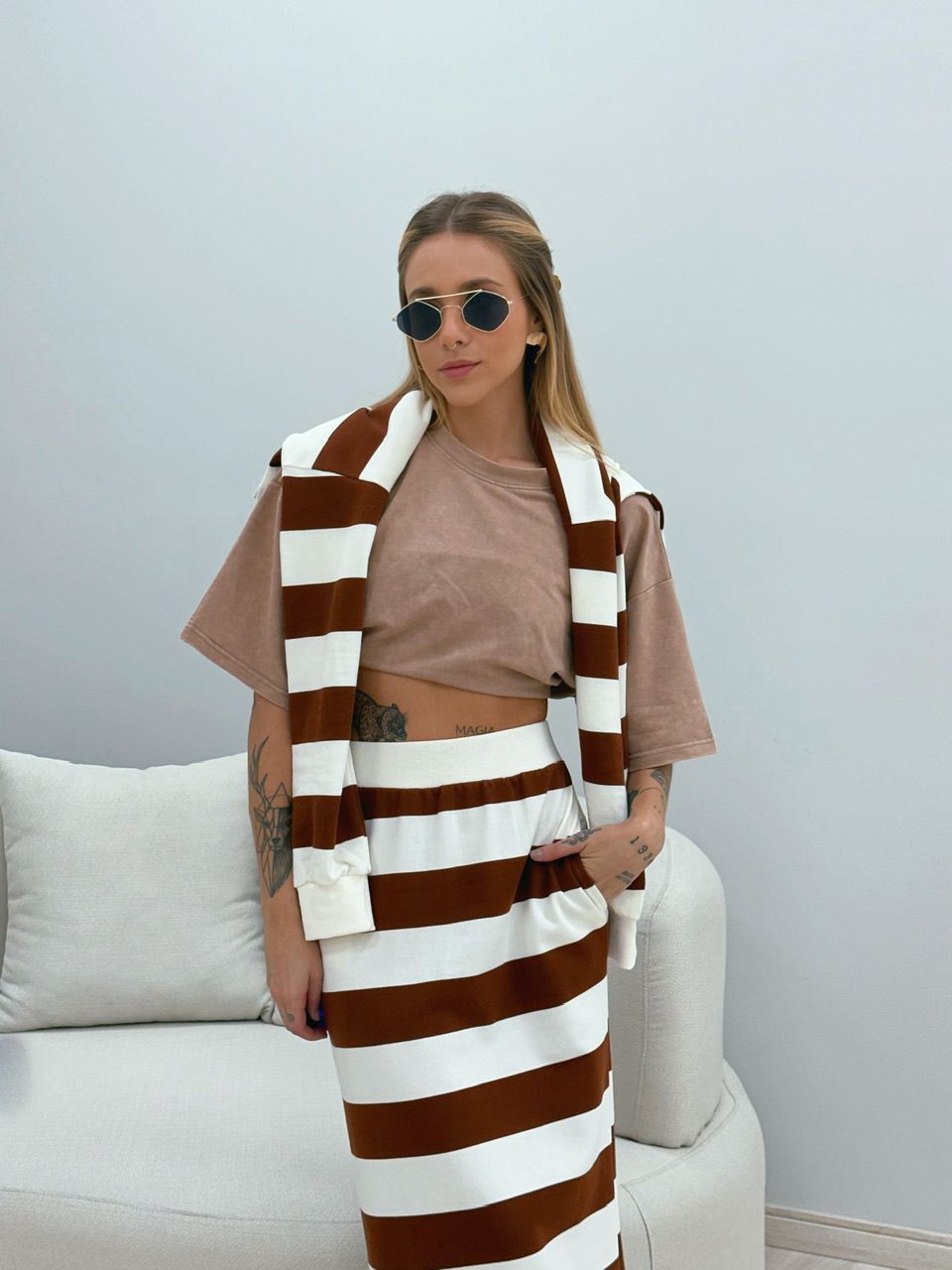 BLUSA MOLETINHO LISTRADA MARROM