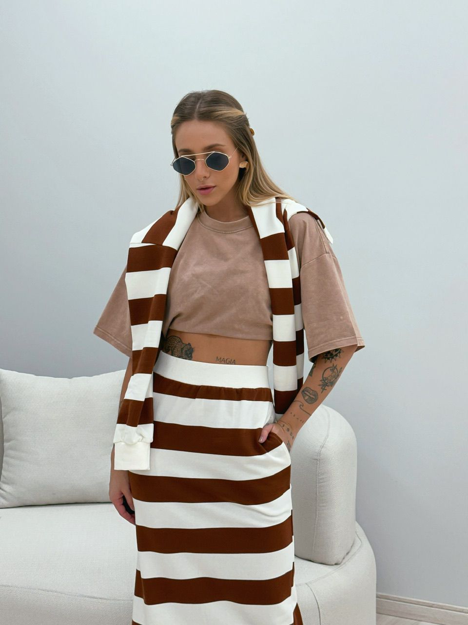BLUSA MOLETINHO LISTRADA MARROM