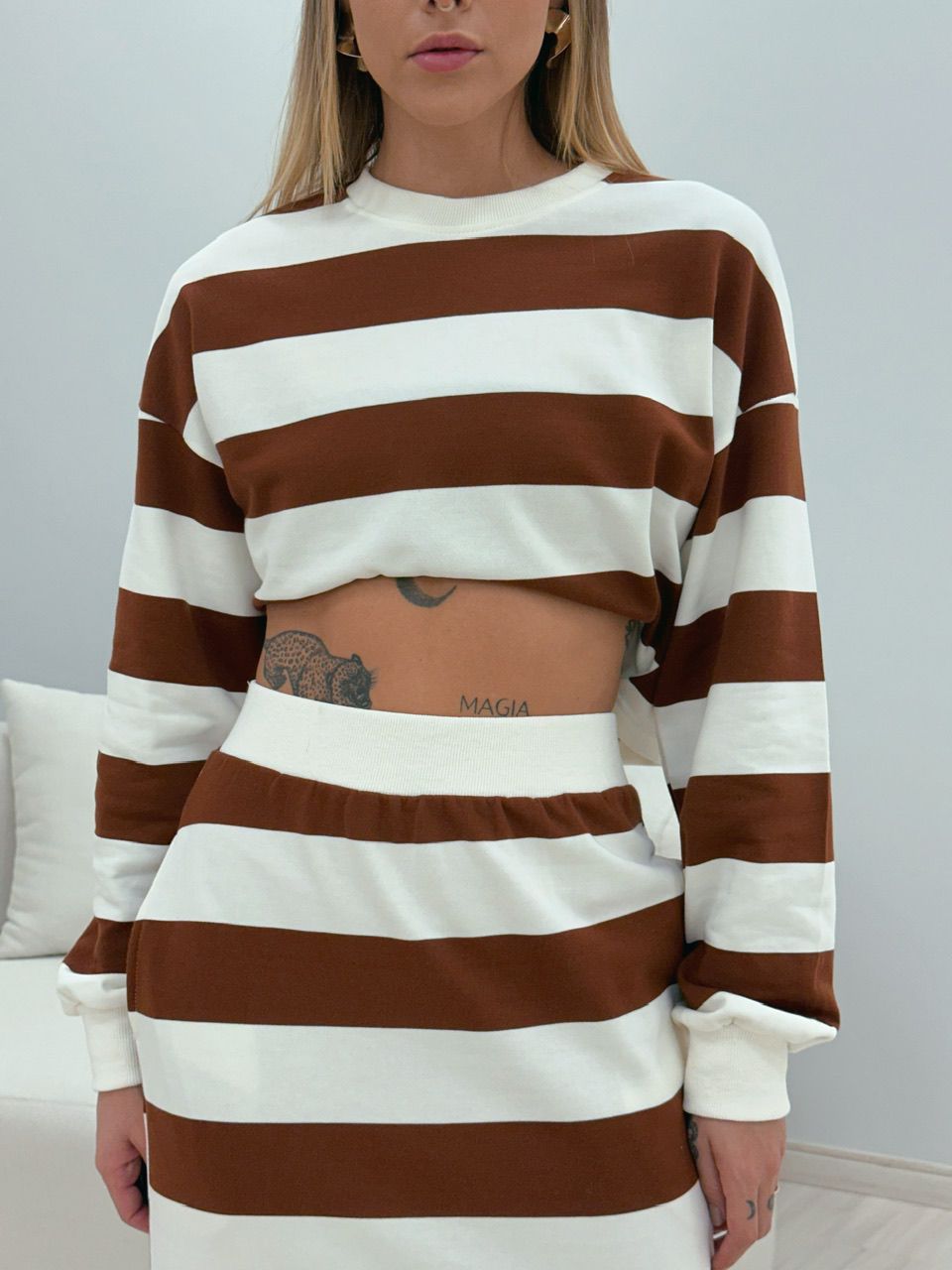 BLUSA MOLETINHO LISTRADA MARROM