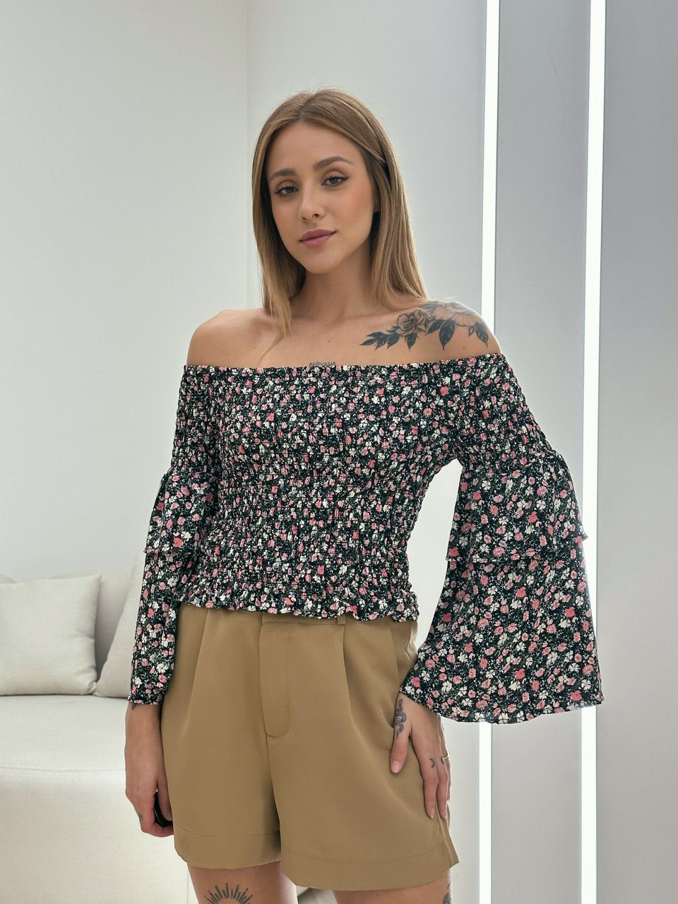 BLUSA LORENA LASTEX PRETA - 0050470033 - CAROLLA FERRARO