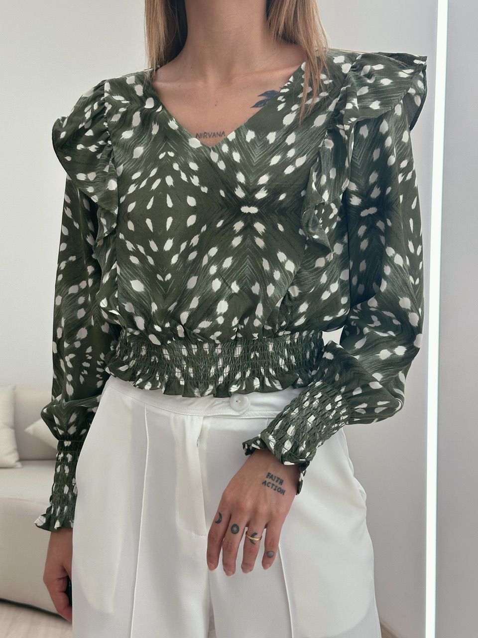 BLUSA REBECA MANGA VERDE