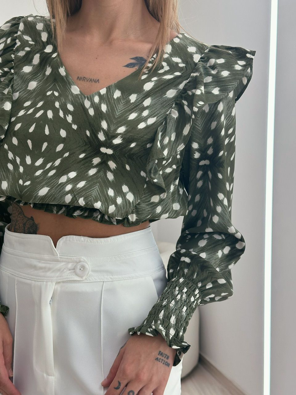 BLUSA REBECA MANGA VERDE