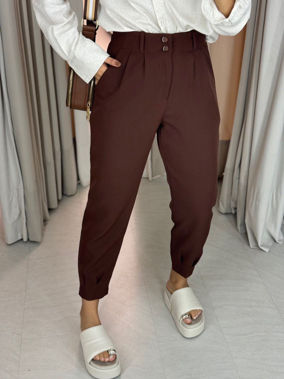 CALÇA SANDRA CENOURA MARROM - 0063900054 - CAROLLA FERRARO
