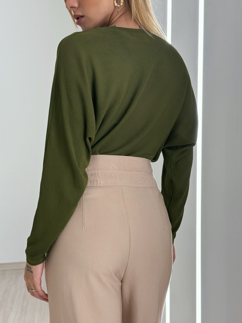 BLUSA CÁTIA MANGA LONGA VERDE OLIVA