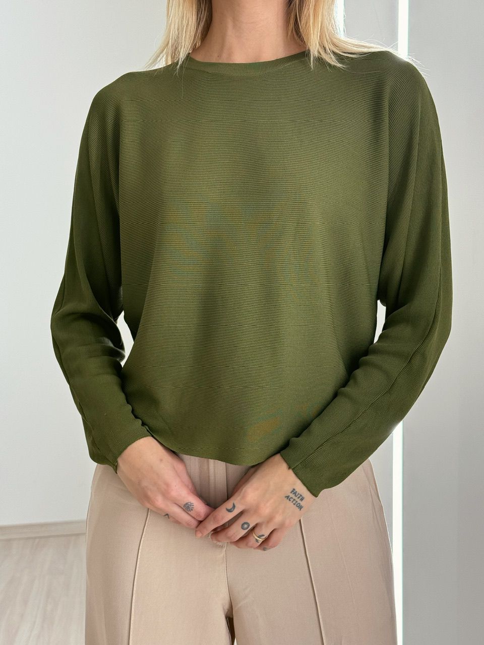 BLUSA CÁTIA MANGA LONGA VERDE OLIVA