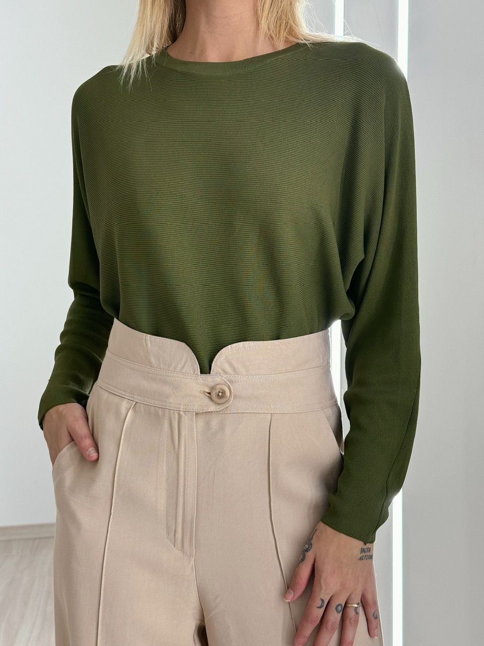 BLUSA CÁTIA MANGA LONGA VERDE OLIVA