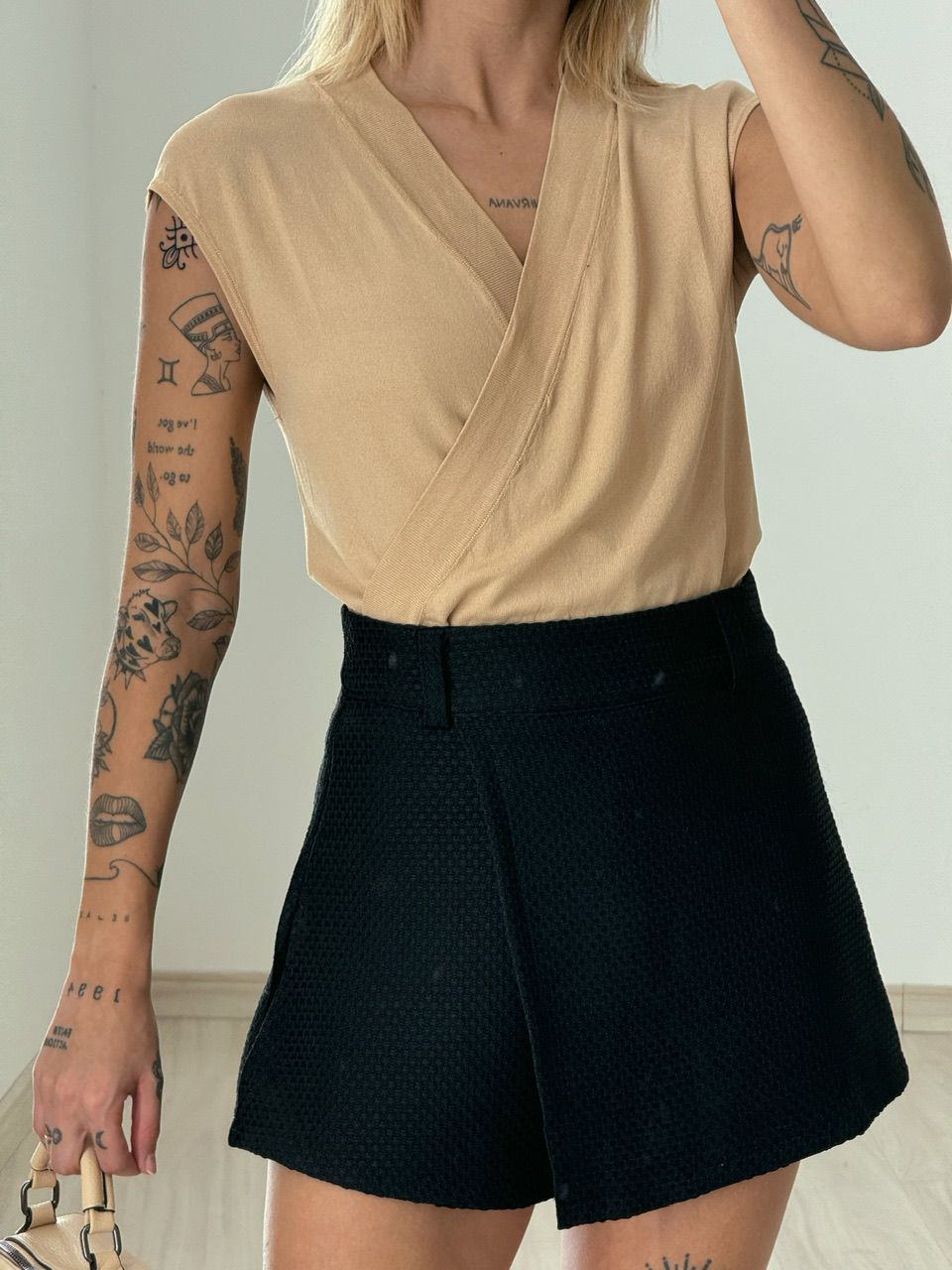 BLUSA TRESPASSADA TRICOZINHO NUDE