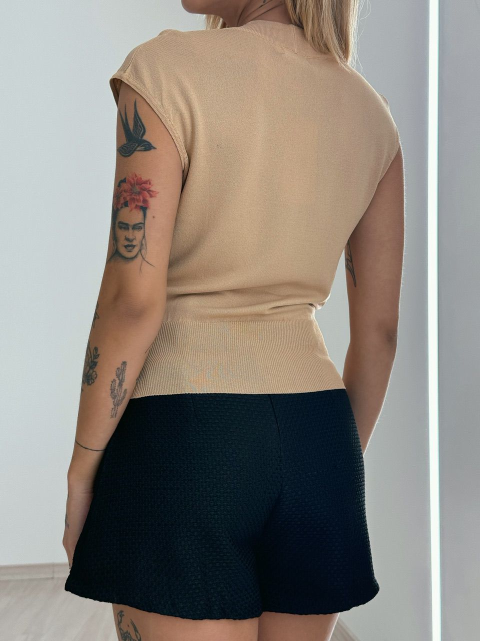BLUSA TRESPASSADA TRICOZINHO NUDE