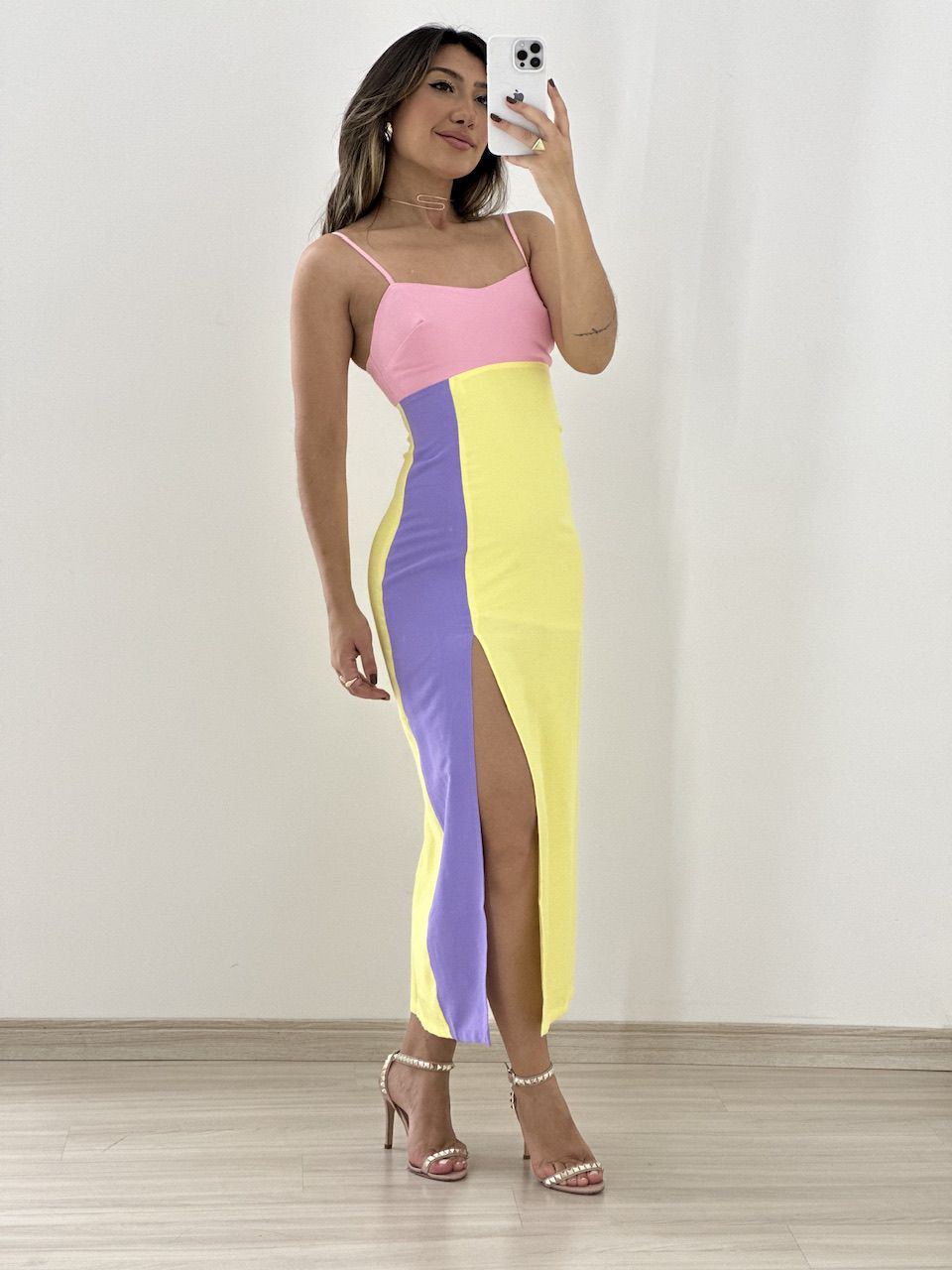 VESTIDO TRICOLOR MIDI ROSA - 0053890031 - CAROLLA FERRARO