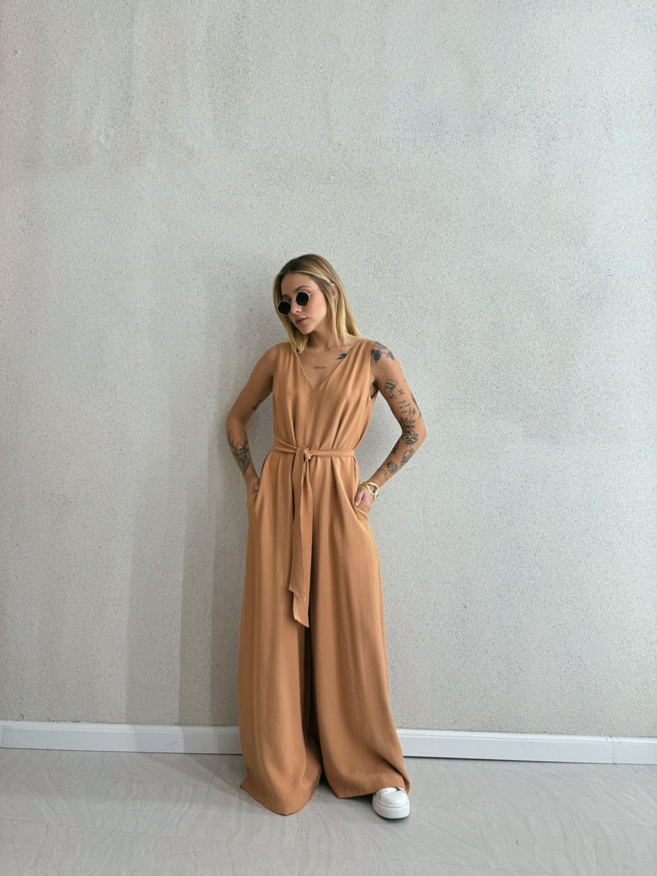 MACACÃO BRENDA PANTALONA NUDE
