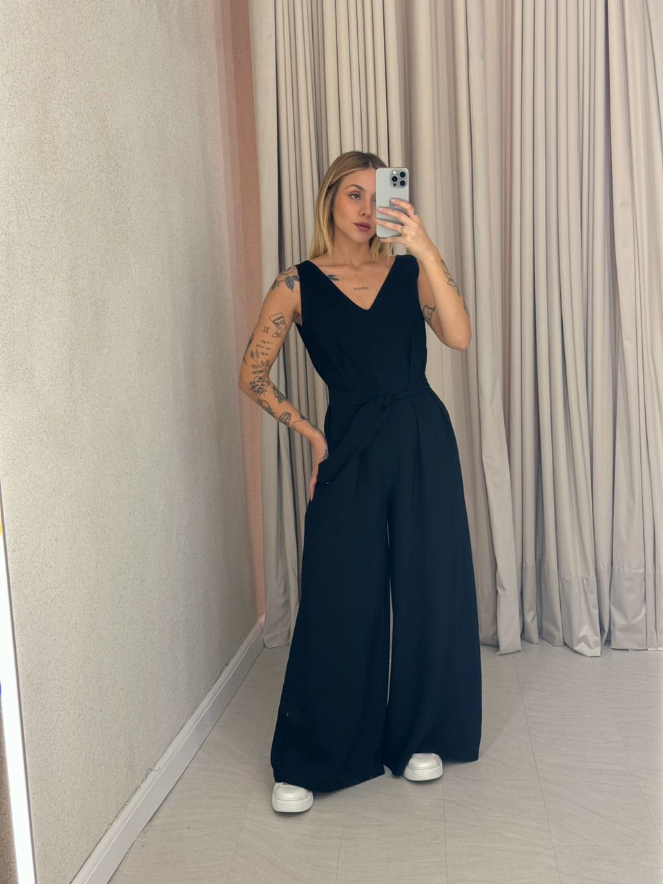 MACACÃO BRENDA PANTALONA PRETO