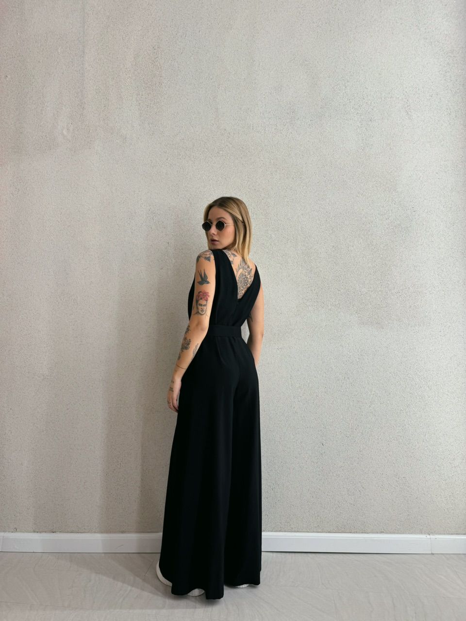 MACACÃO BRENDA PANTALONA PRETO