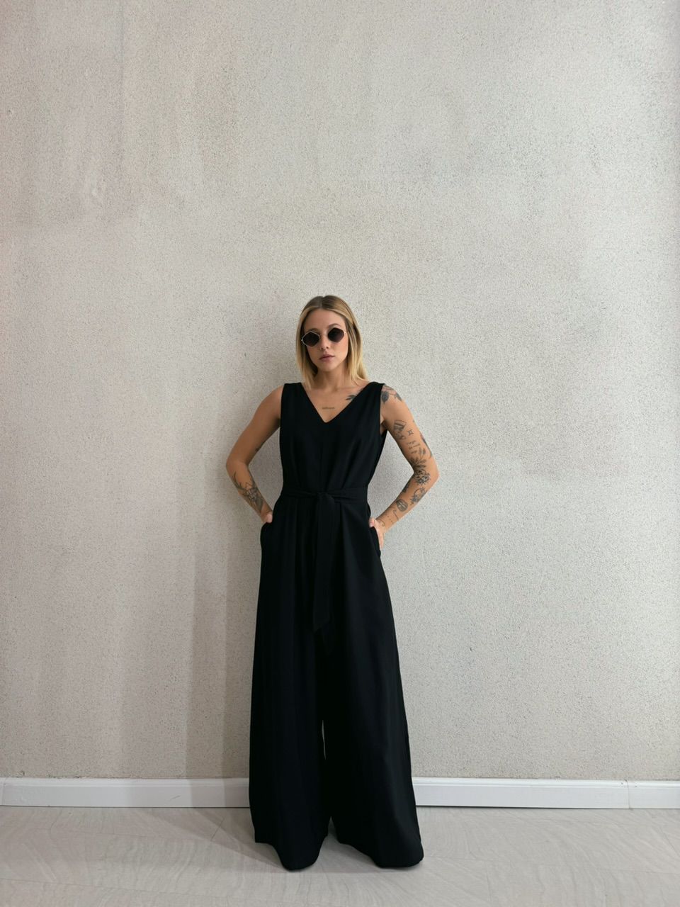 MACACÃO BRENDA PANTALONA PRETO