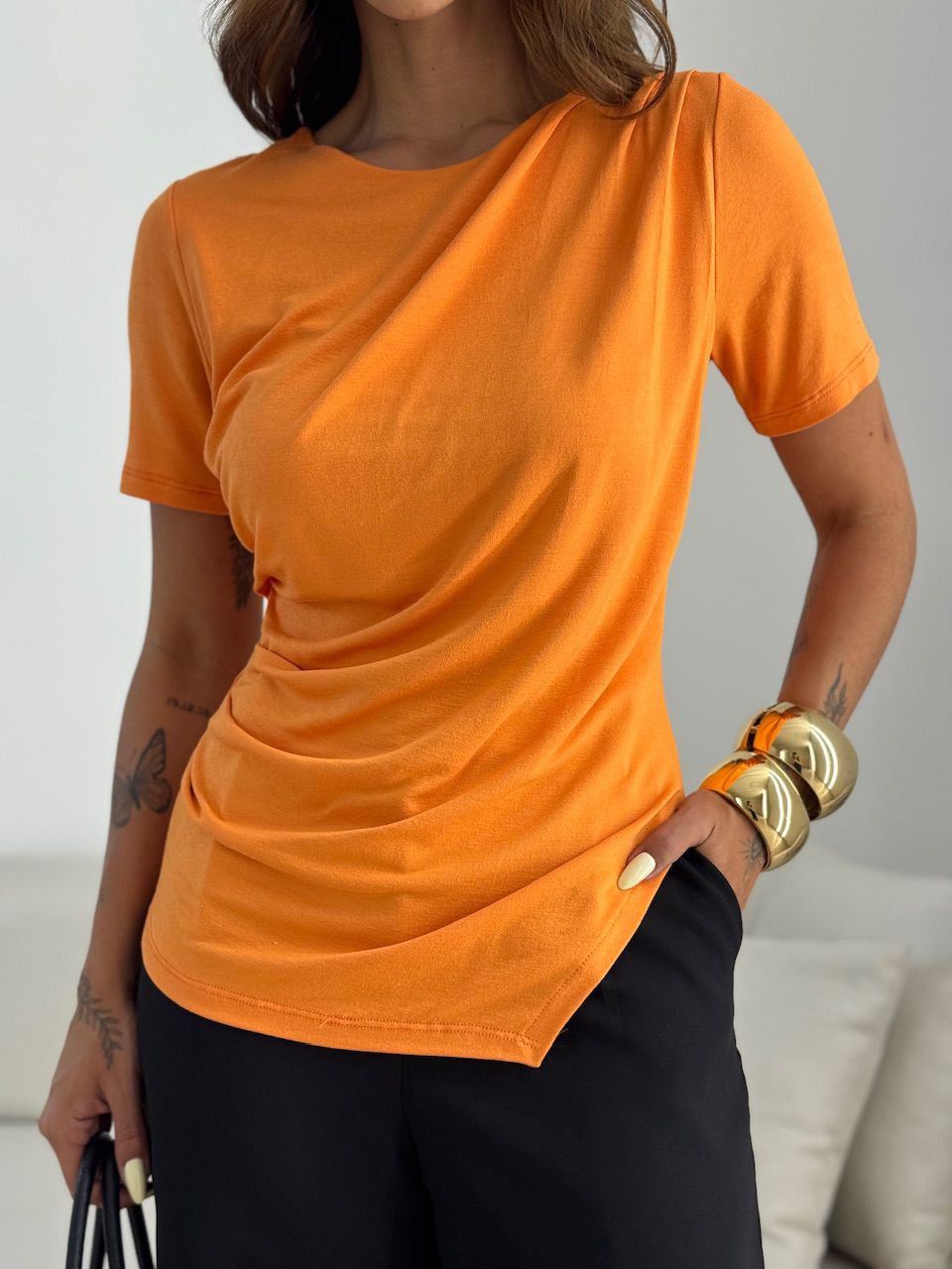 BLUSA LIA DRAPEADA LARANJA