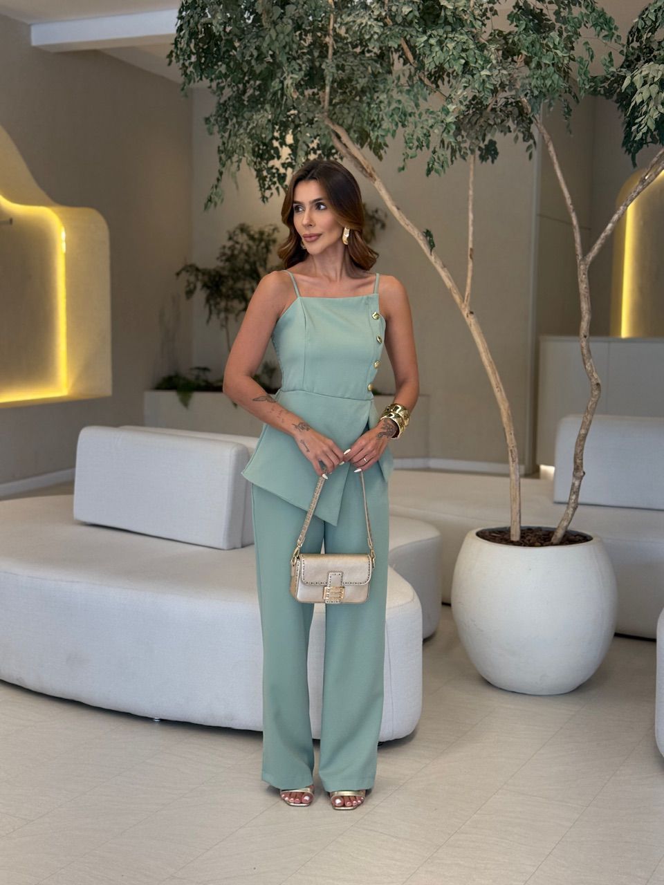 CONJUNTO AGNES BLUSA ASSIMÉTRICA VERDE - 006840001... - CAROLLA FERRARO