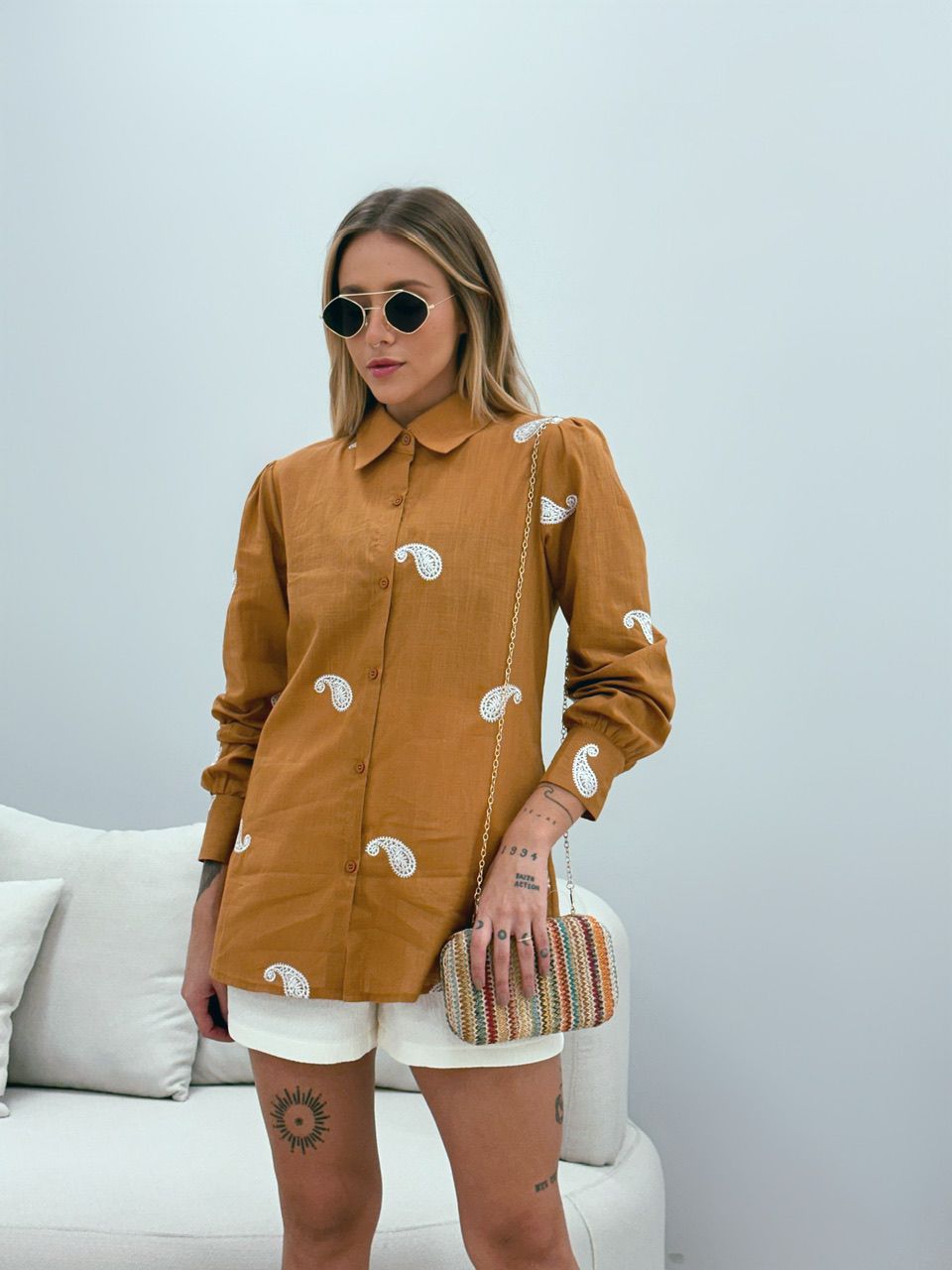 CAMISA IRIS CARAMELO - 0048280095 - CAROLLA FERRARO