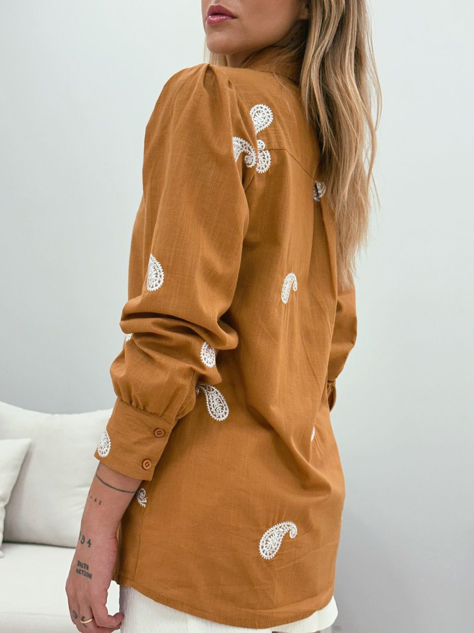 CAMISA IRIS CARAMELO