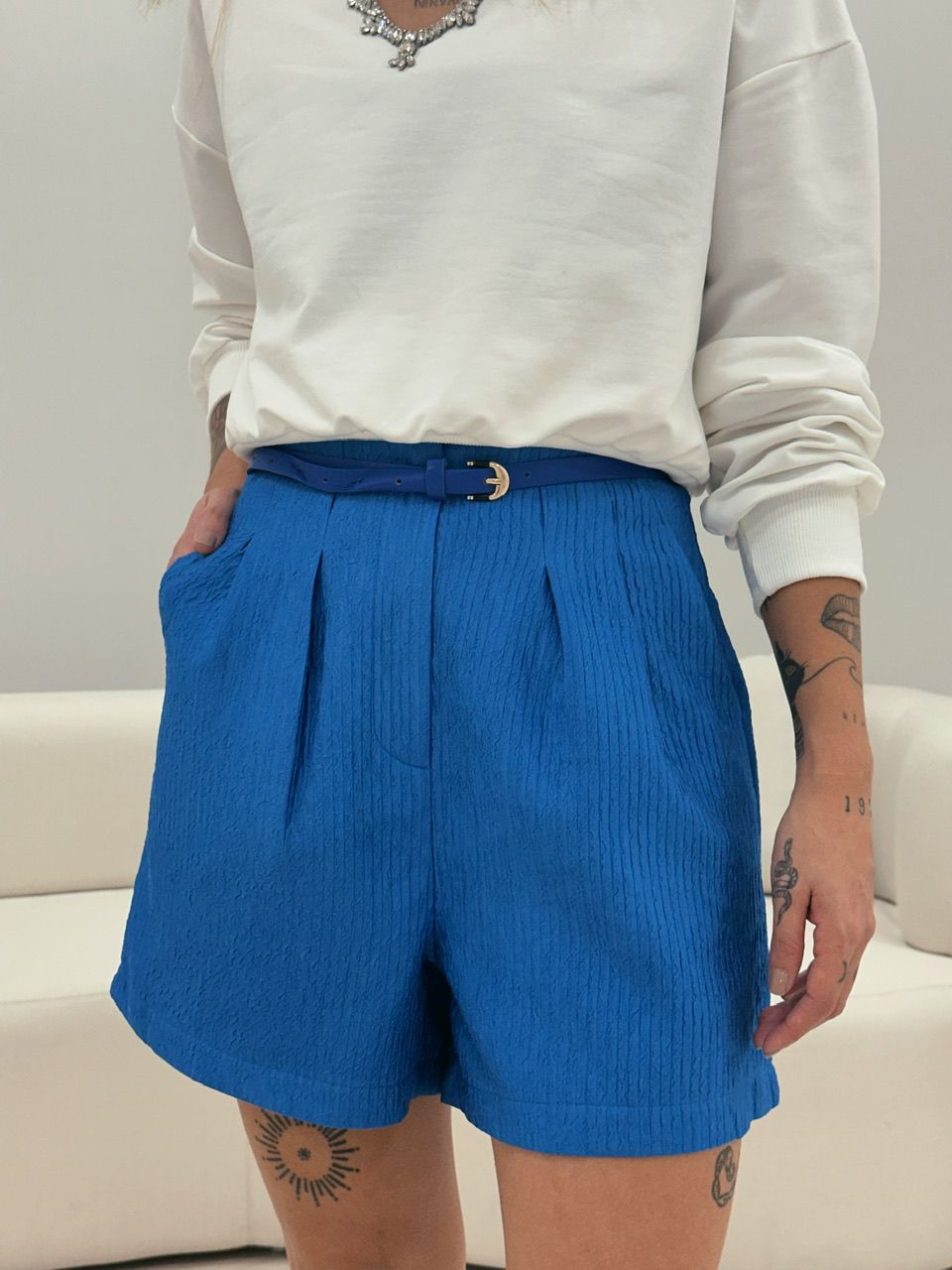 SHORT AMANDA COM CINTO AZUL