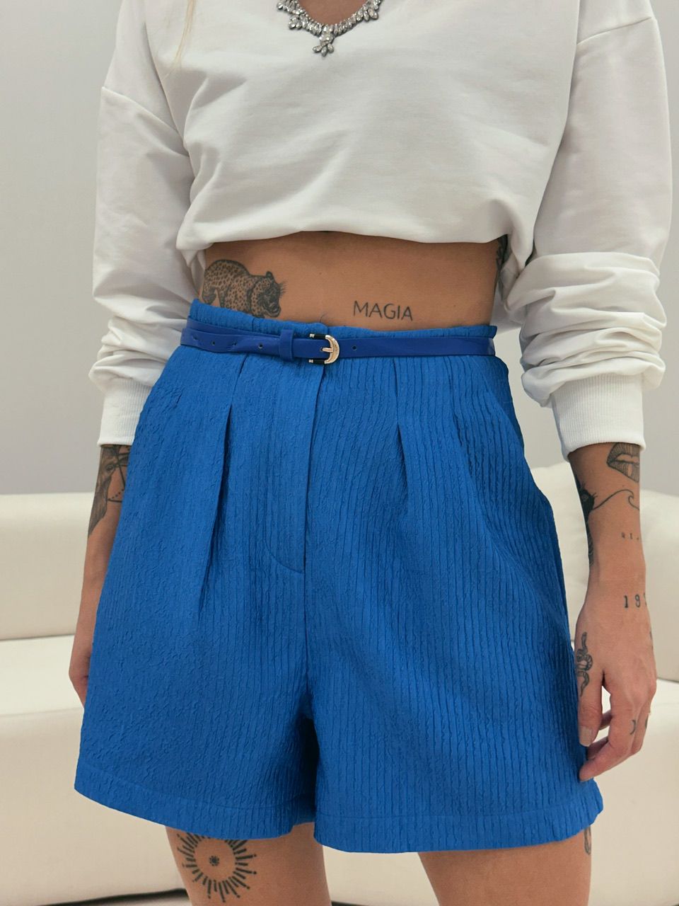 SHORT AMANDA COM CINTO AZUL