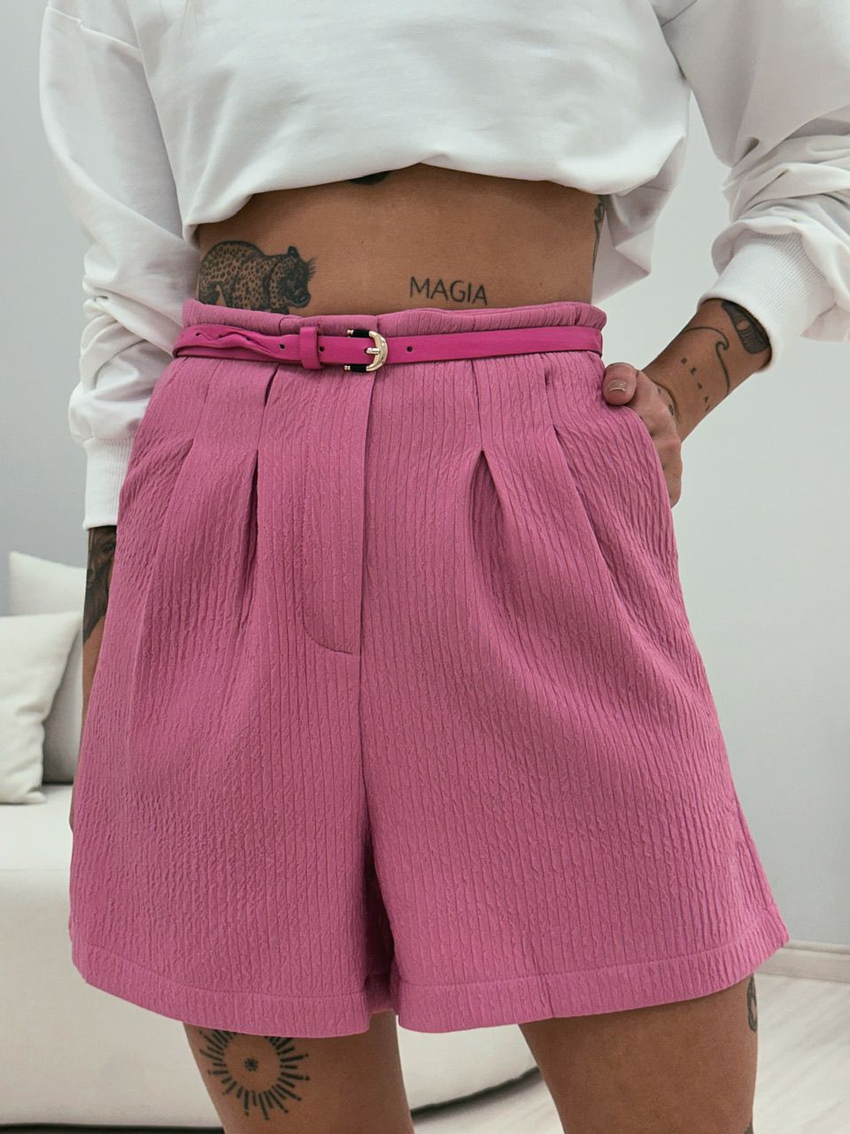 SHORT AMANDA COM CINTO ROSA - 0048310031 - CAROLLA FERRARO