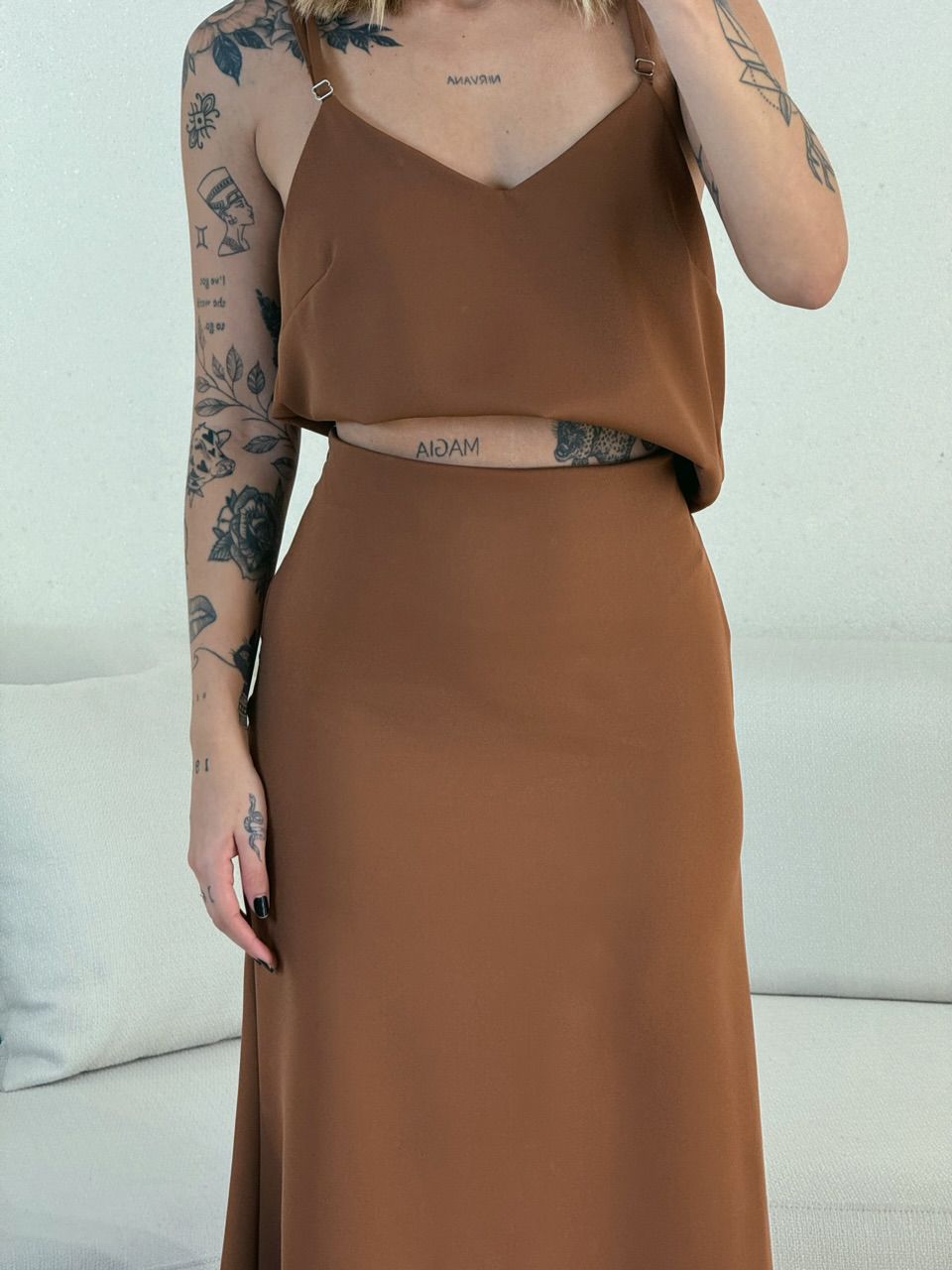 CONJUNTO PRISCILA SAIA MIDI MARROM