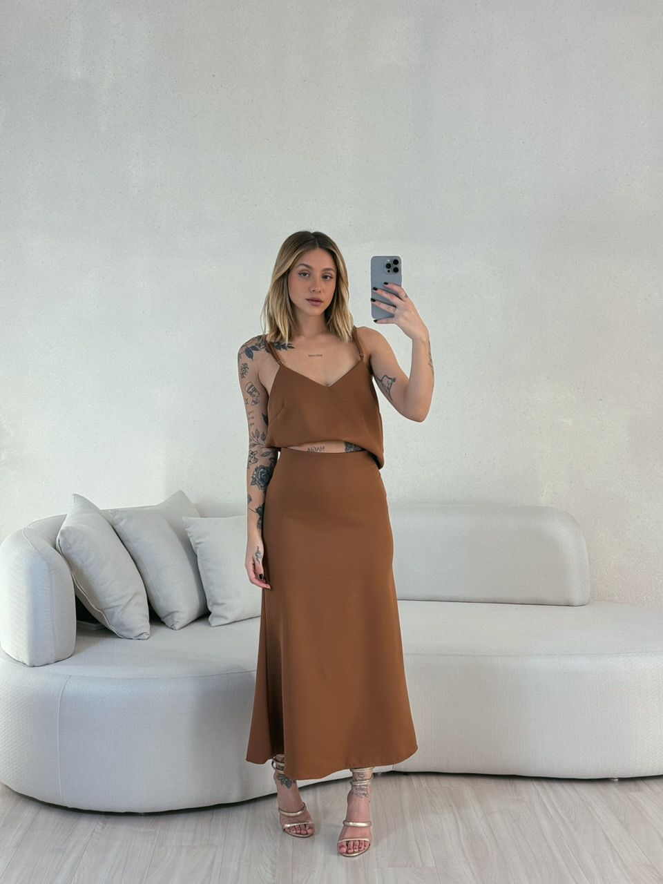 CONJUNTO PRISCILA SAIA MIDI MARROM - 0055980054 - CAROLLA FERRARO