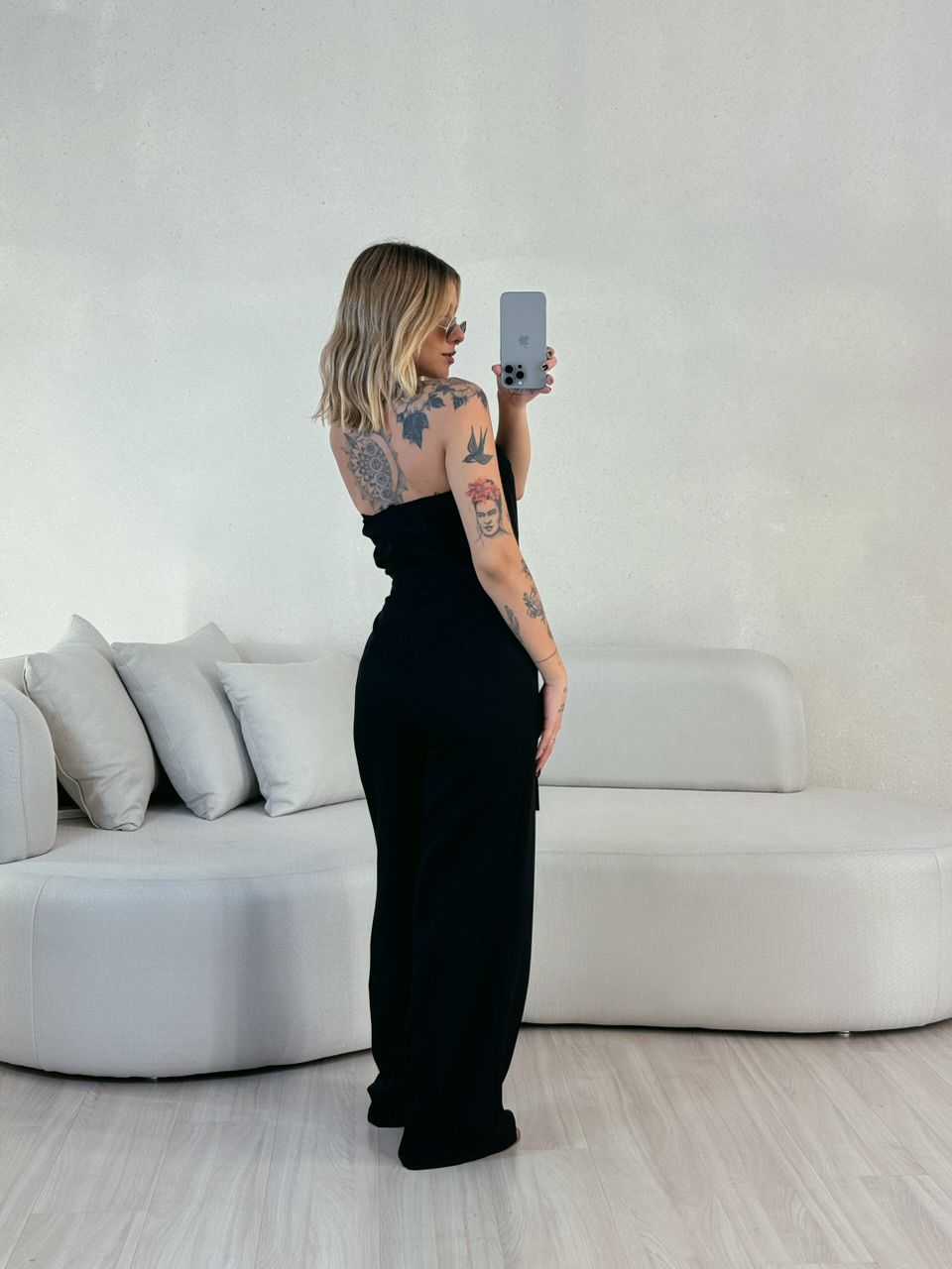 MACACÃO LAURA TOMARA QUE CAIA PRETO