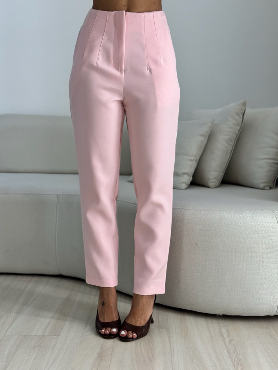 CALÇA CLARICE ALFAIATARIA BABY PINK - 0068550366 - CAROLLA FERRARO