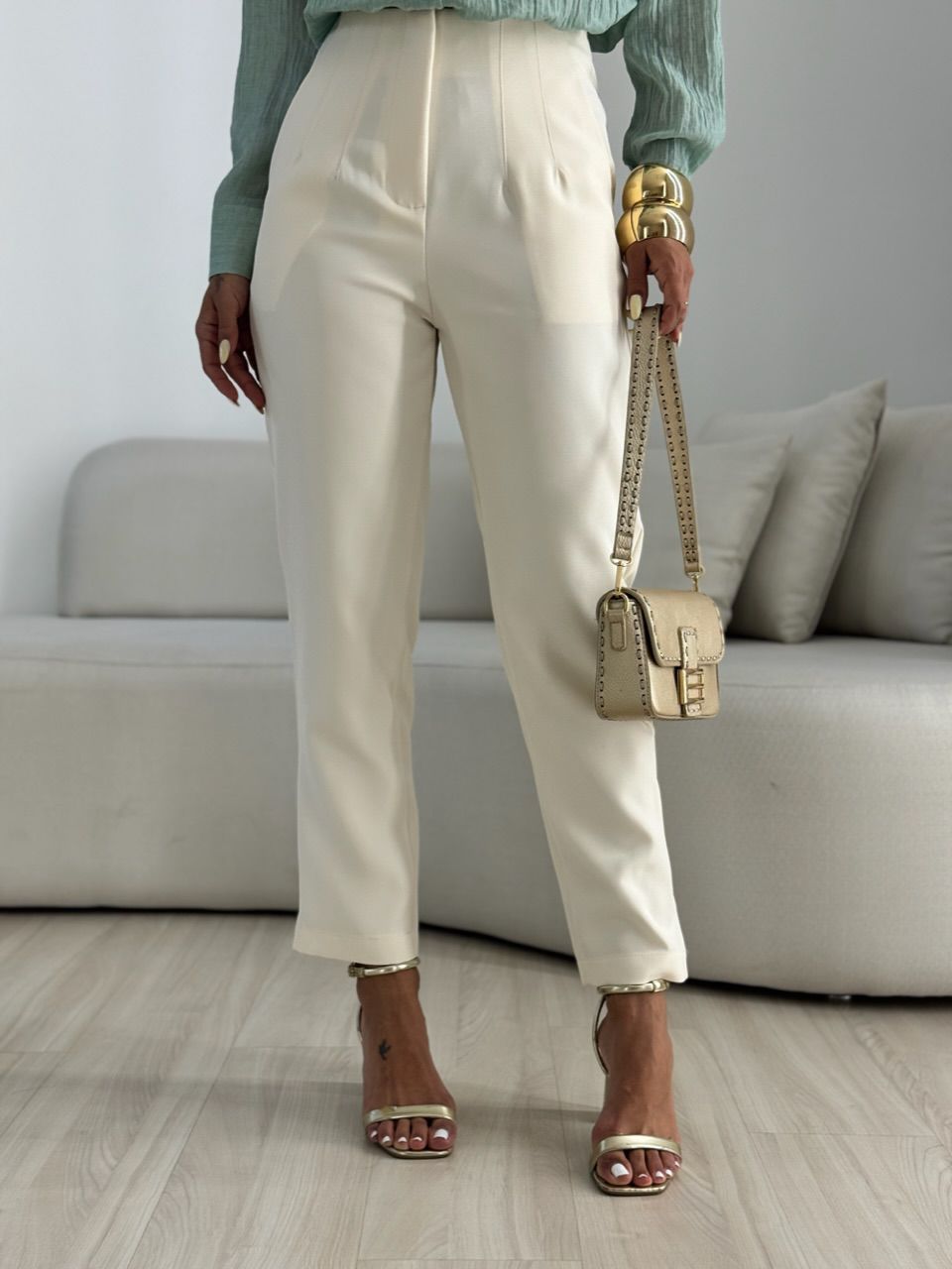 CALÇA CLARICE ALFAIATARIA MARFIM - 0068550056 - CAROLLA FERRARO