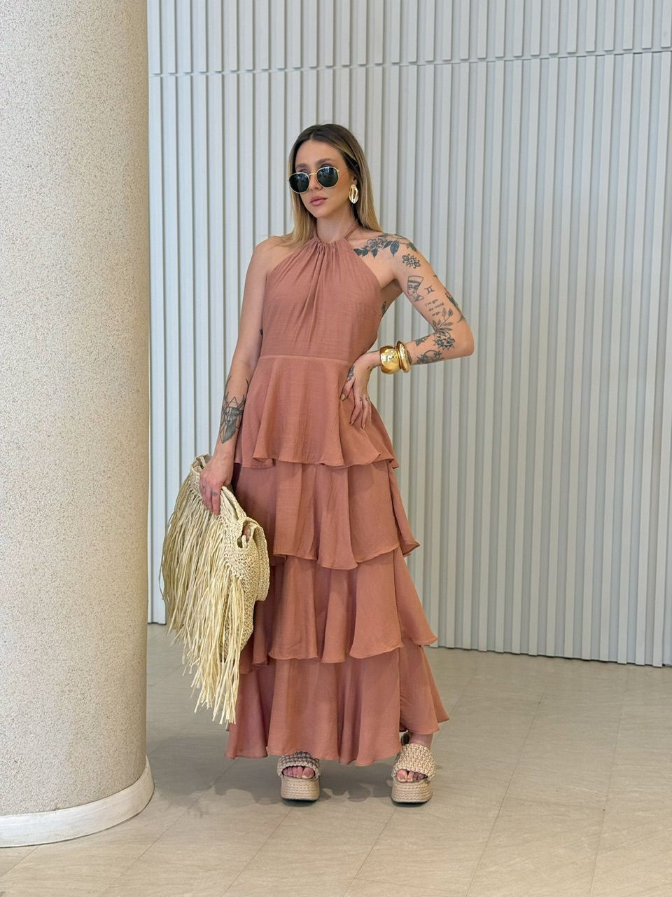 VESTIDO MARIANE FRENTE ÚNICA CAPUCCINO - 00684901... - CAROLLA FERRARO