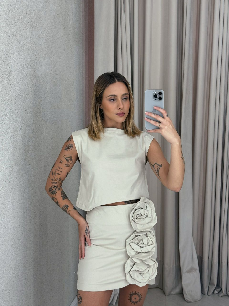 CONJUNTO AMELIA FLOR SAIA NUDE