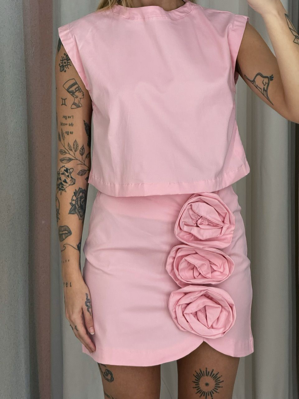 CONJUNTO AMELIA FLOR SAIA ROSA